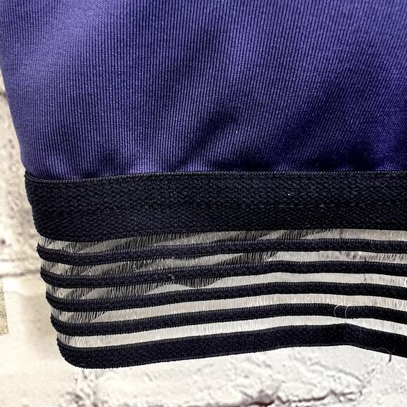 Nike Racerback Sports Bra Blue Size M Stretch Dri-Fit Logo Bra Pads Sporty - Picture 10 of 10